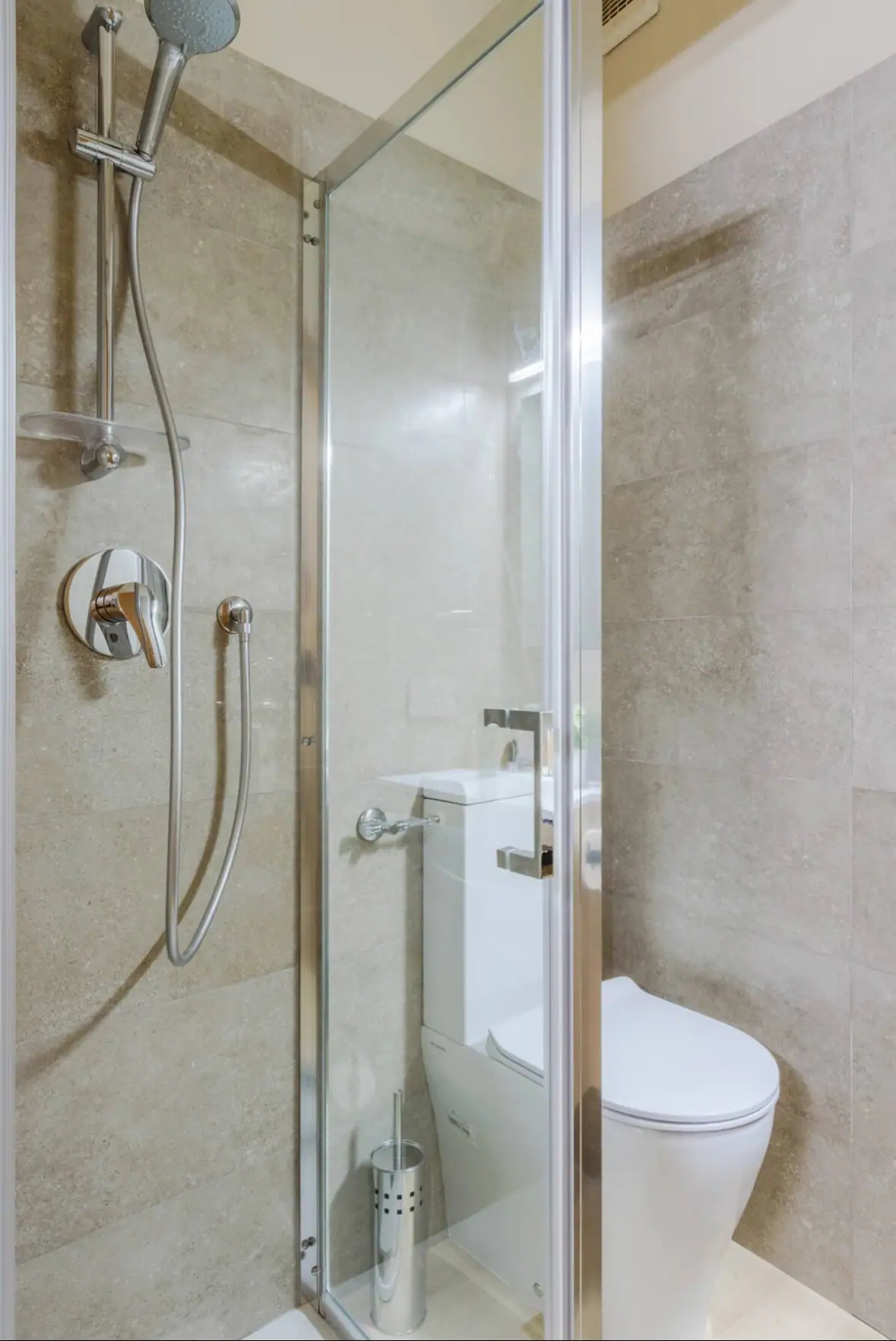 Bathrooms — photo 5